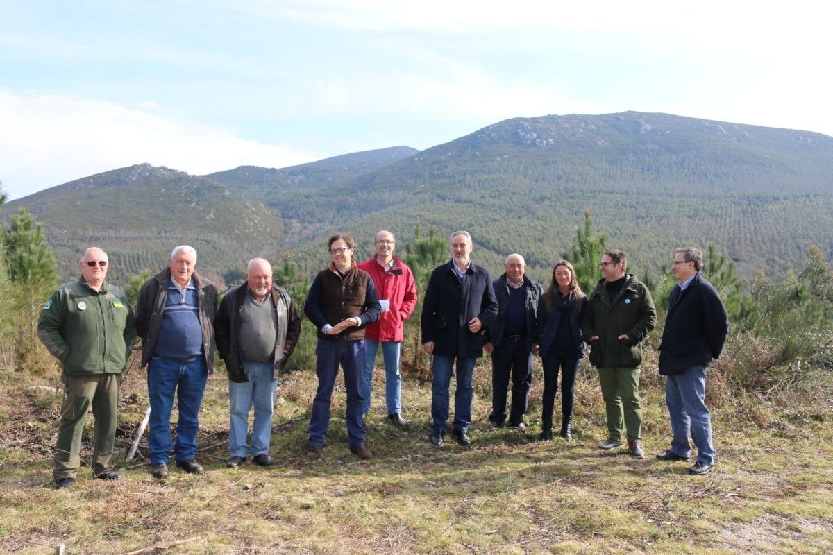 Visita de Cores Tourís a cuatro comunidades de montes de Cuntis y Campo Lameiro