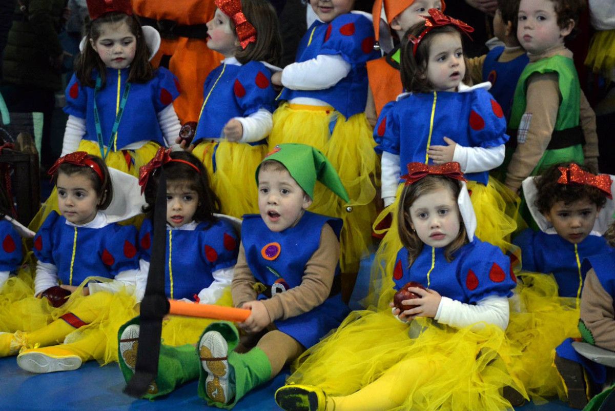 Carnaval infantil de Marín en el pabellón de A Cañota