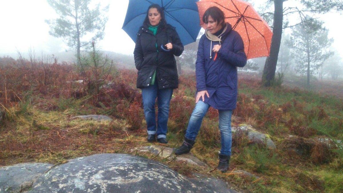 Las representantes del BNG, Ana Miranda y Ana Pontón, en el Parque Arqueológico de Campo Lameiro