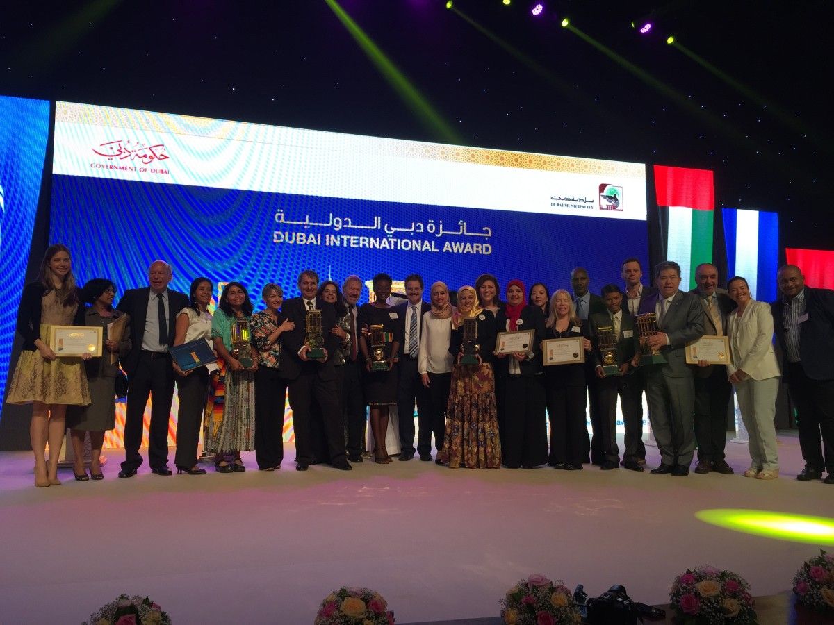 Foto de familia de todos os galardoados co premio ONU-Hábitat