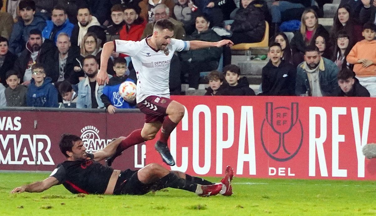 Partido de Copa del Rey entre Pontevedra y Mallorca en Pasarón