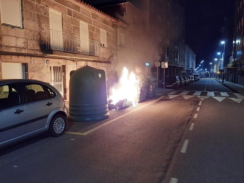 Colectores incendiados en Juan Bautista Andrade