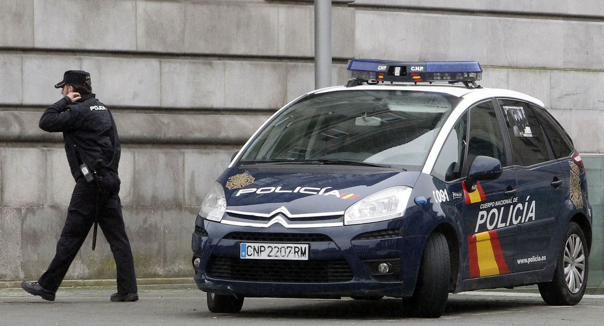 Patrulla de la Policía Nacional en el casco histórico de Pontevedra