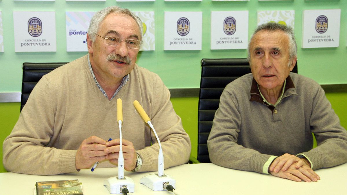 Alfonso del Val (dereita) con César Mosquera en rueda de prensa