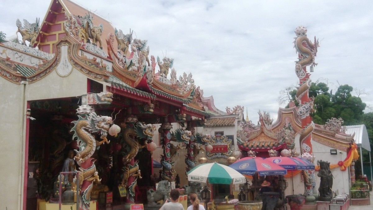 Santuario en Wat Phanan Choeng