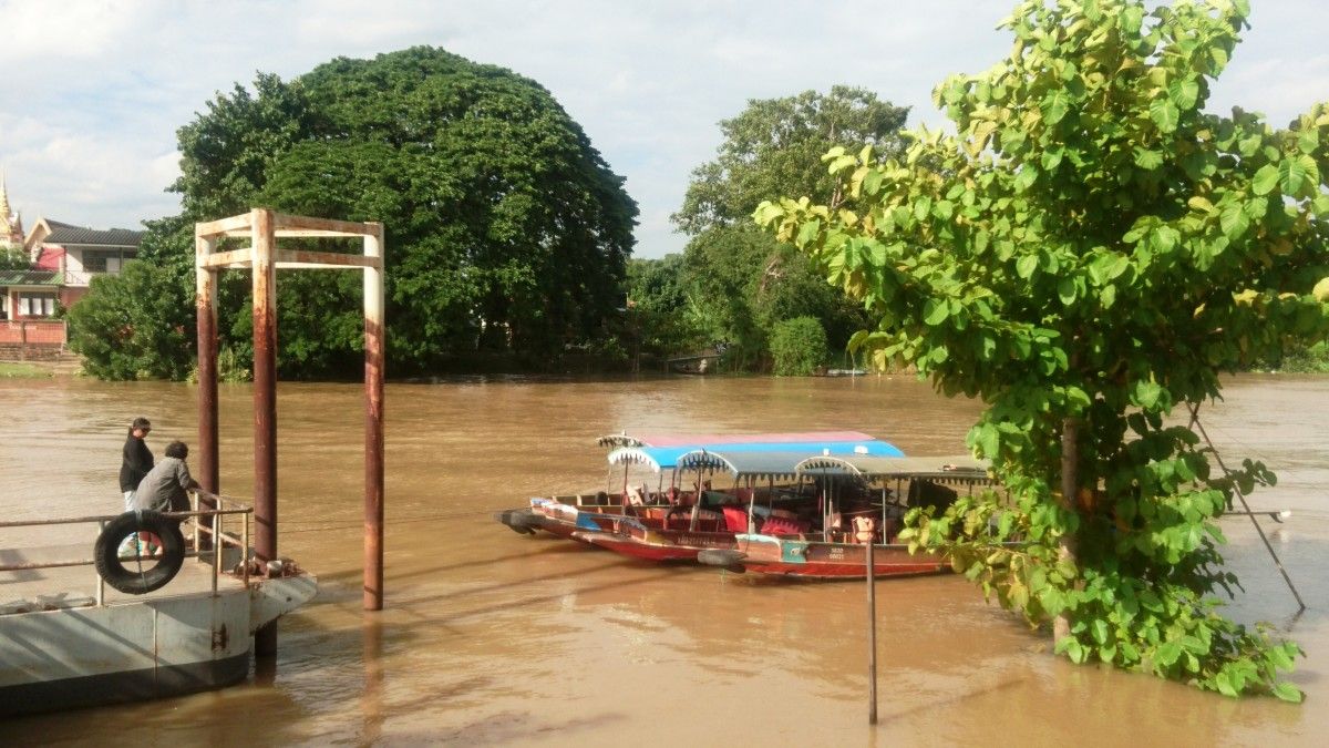 Peirao no río Chao Phraya