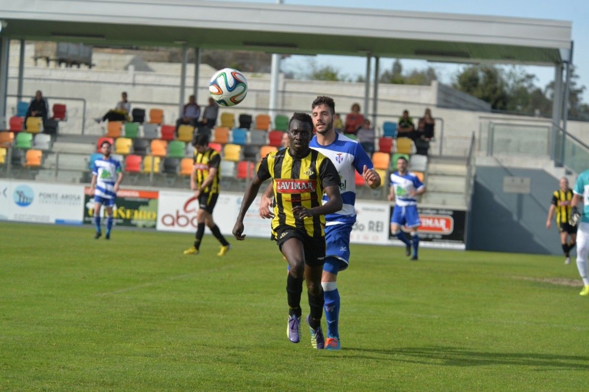 Sylla en el partido entre Ribadumia y Cultural Areas en A Senra