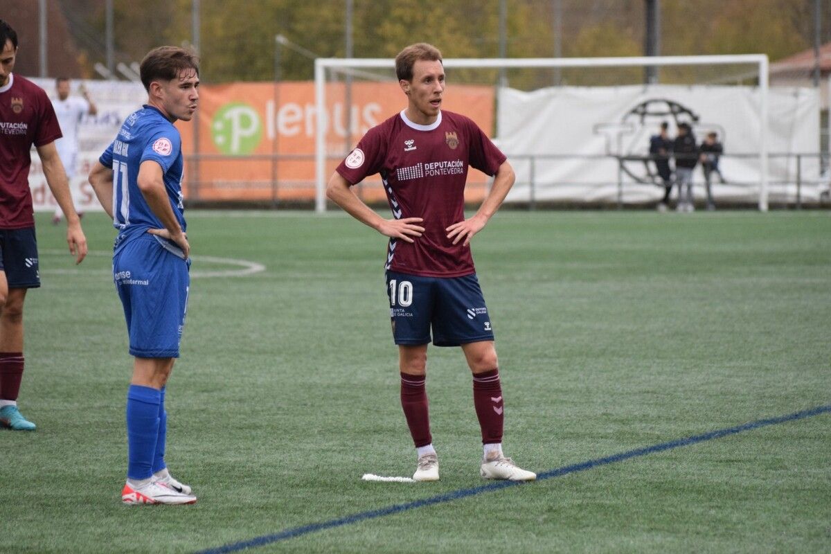 Partido entre Ourense CF e Pontevedra en Oira