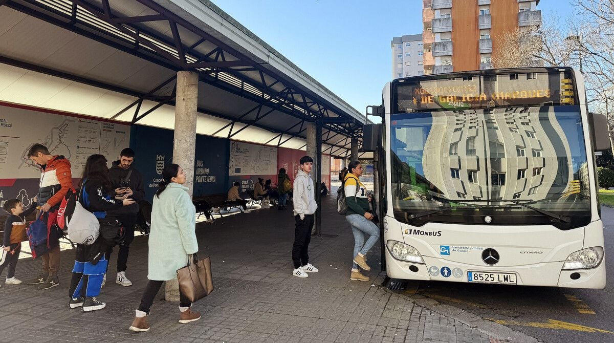 Parada de autobuses na Praza de Galicia