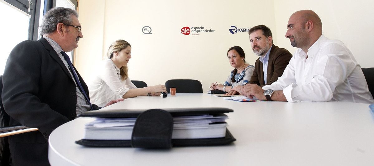 Reunión del comité electoral del PP con José María Corujo y Lucía Pedroso