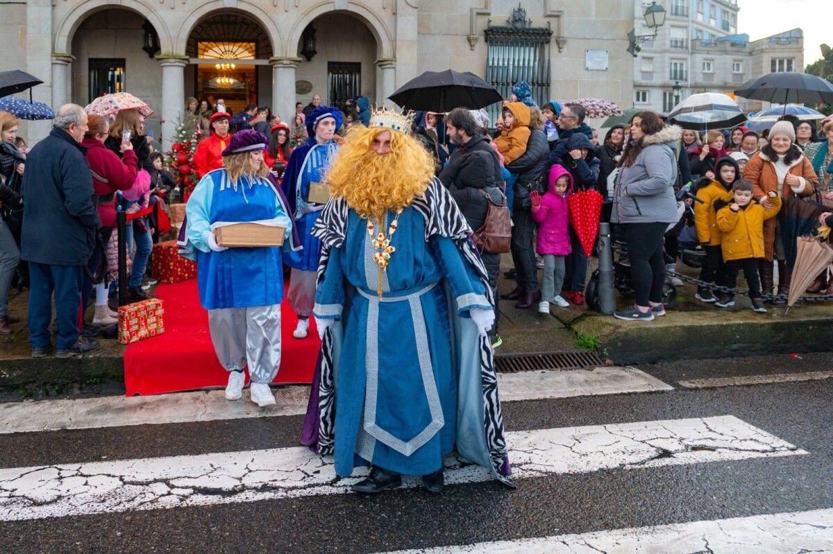 Os Reis Magos en Marín baixo a chuvia