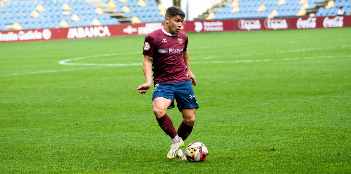 Partido de liga entre Pontevedra e Real Avilés en Pasarón