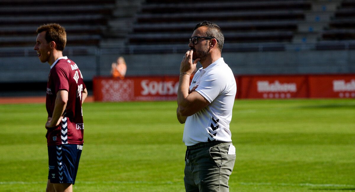 Partido de liga entre Compostela y Pontevedra en el Vero Boquete