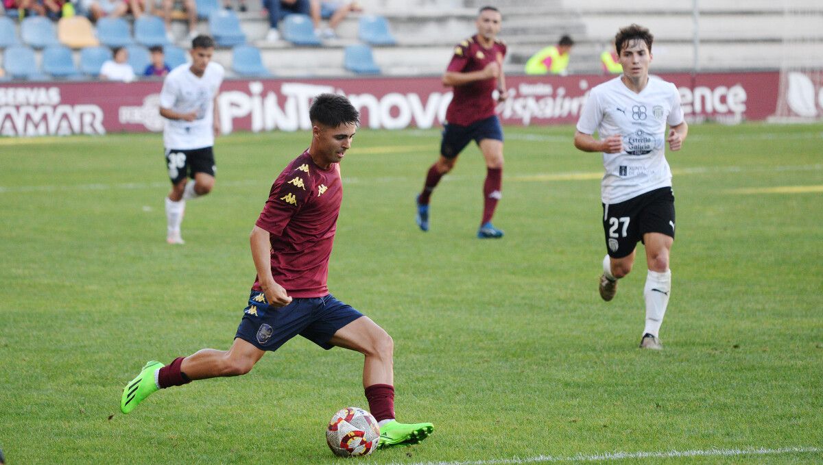 Iago Novo, en el Trofeo Luis Otero entre Pontevedra CF y CD Lugo