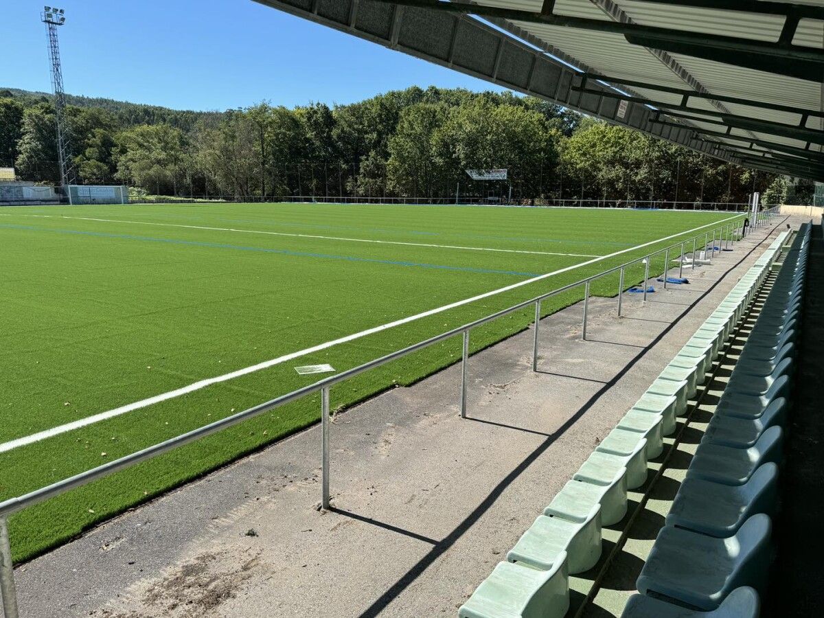 Remodelación do campo de fútbol de Chan da Barcia en Ponte Caldelas