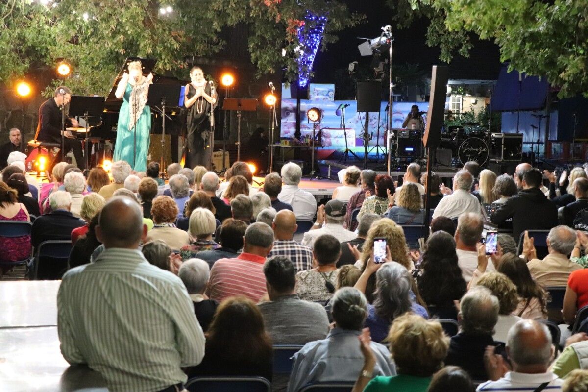 Concerto lírico: 'Querida Montserrat, Querido Luciano'