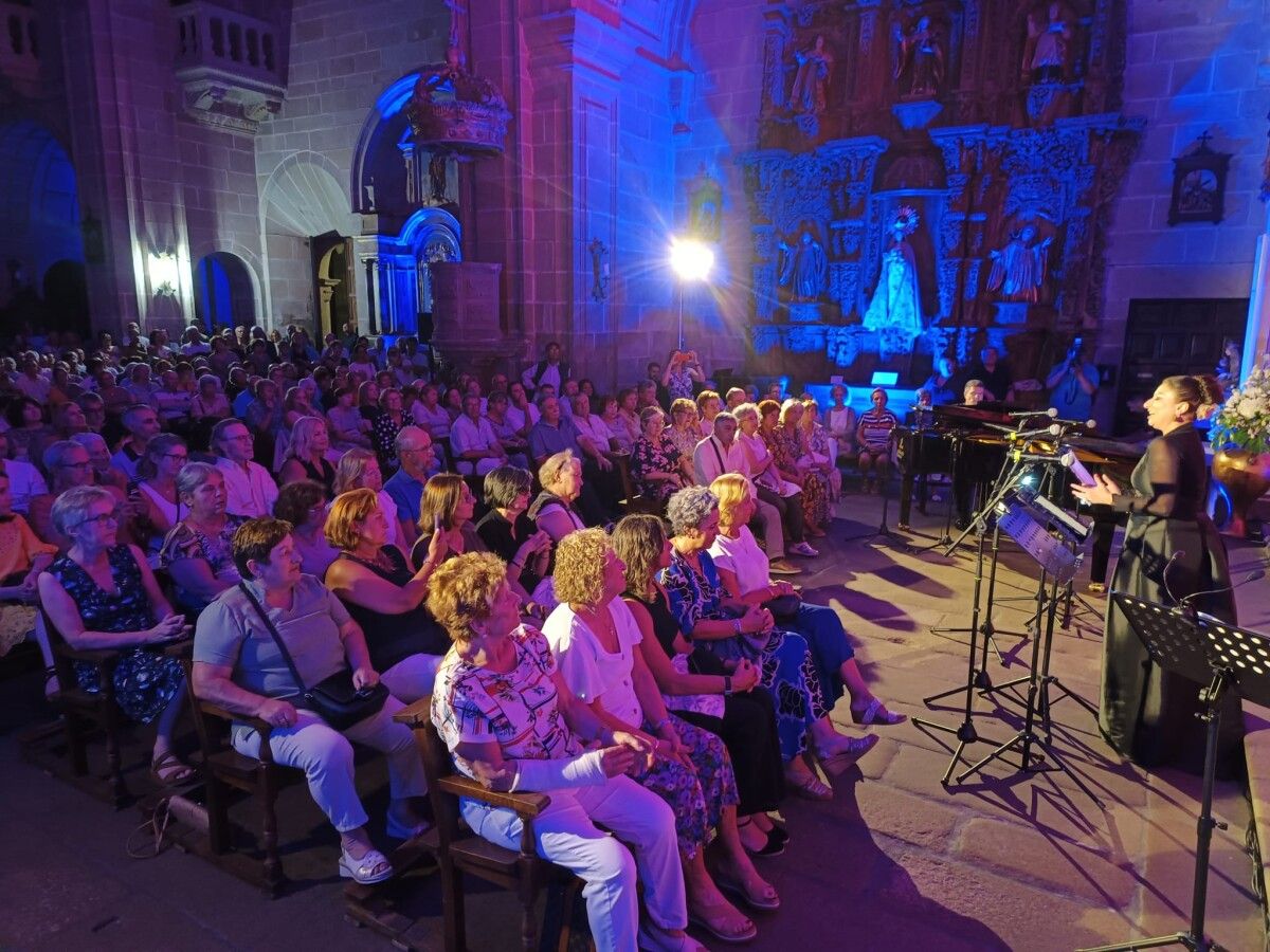 Público en el recital lírico