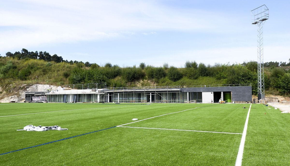 Visita ás obras do novo campo de fútbol de Salcedo