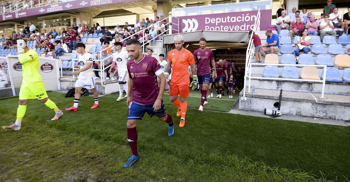 Partido de liga entre Pontevedra y Valladolid Promesas en Pasarón