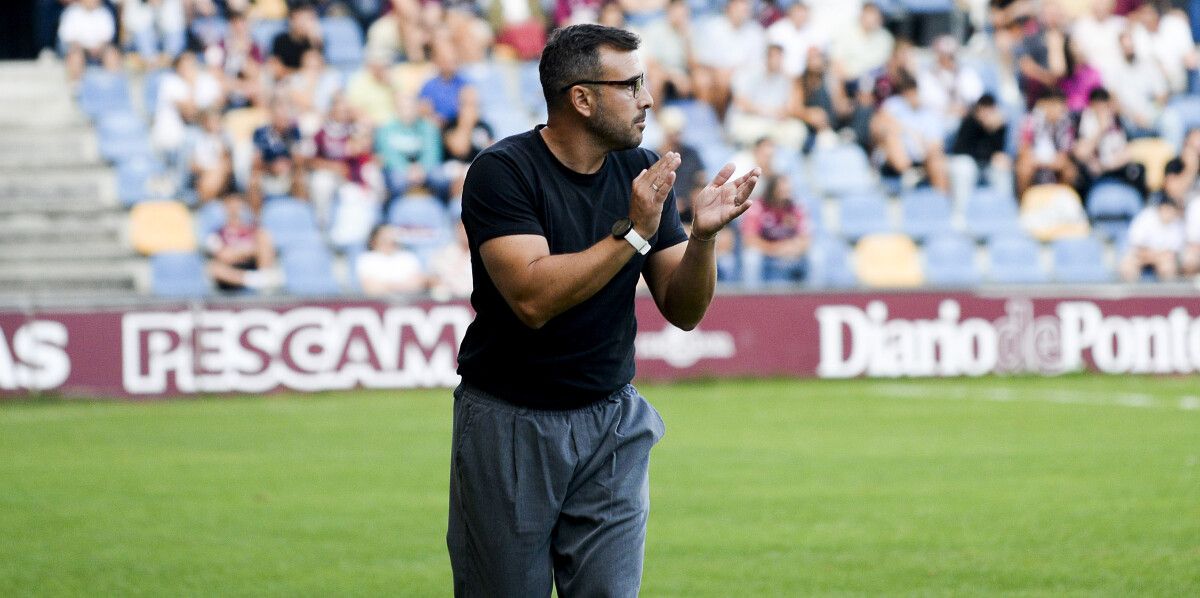 Partido de liga entre Pontevedra y Valladolid Promesas en Pasarón