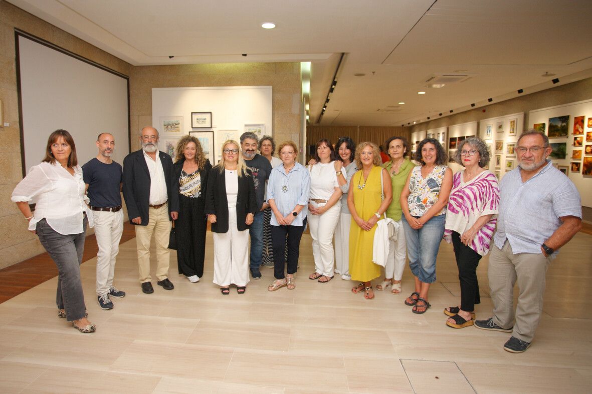 Inauguración da mostra "Arte sobre papel"