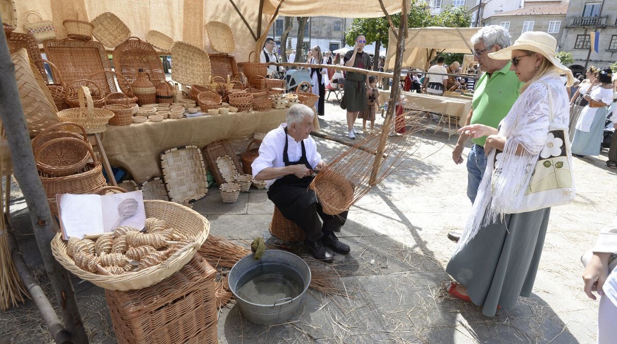 Mercado artesanal y muestra de oficios en la Feira Franca 2024