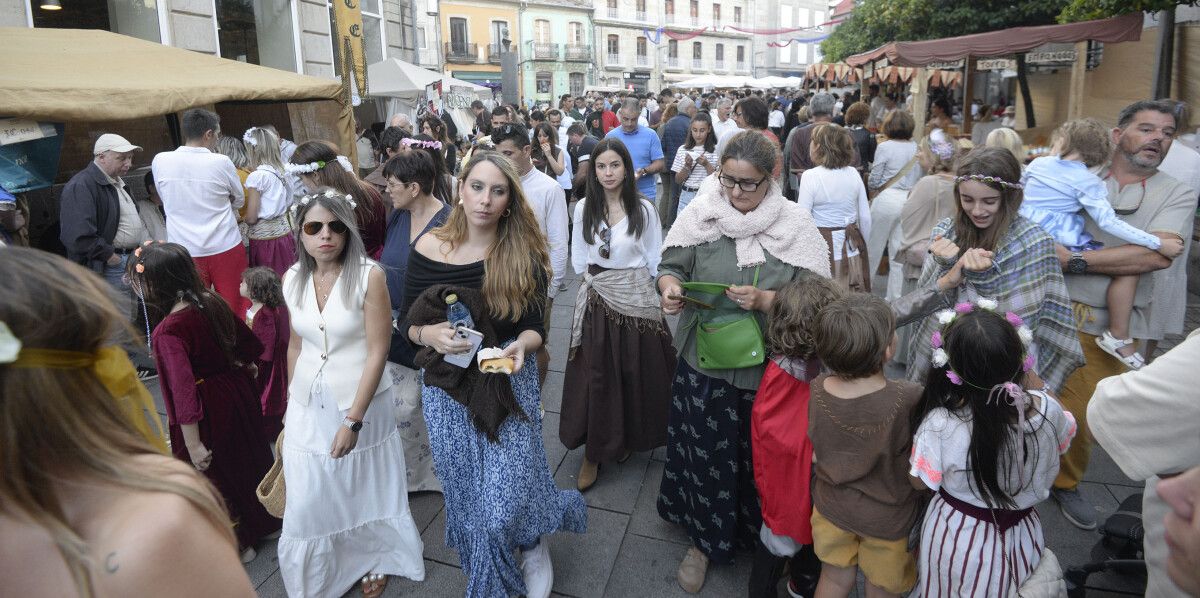 Ambiente en la Feira Franca durante la tarde