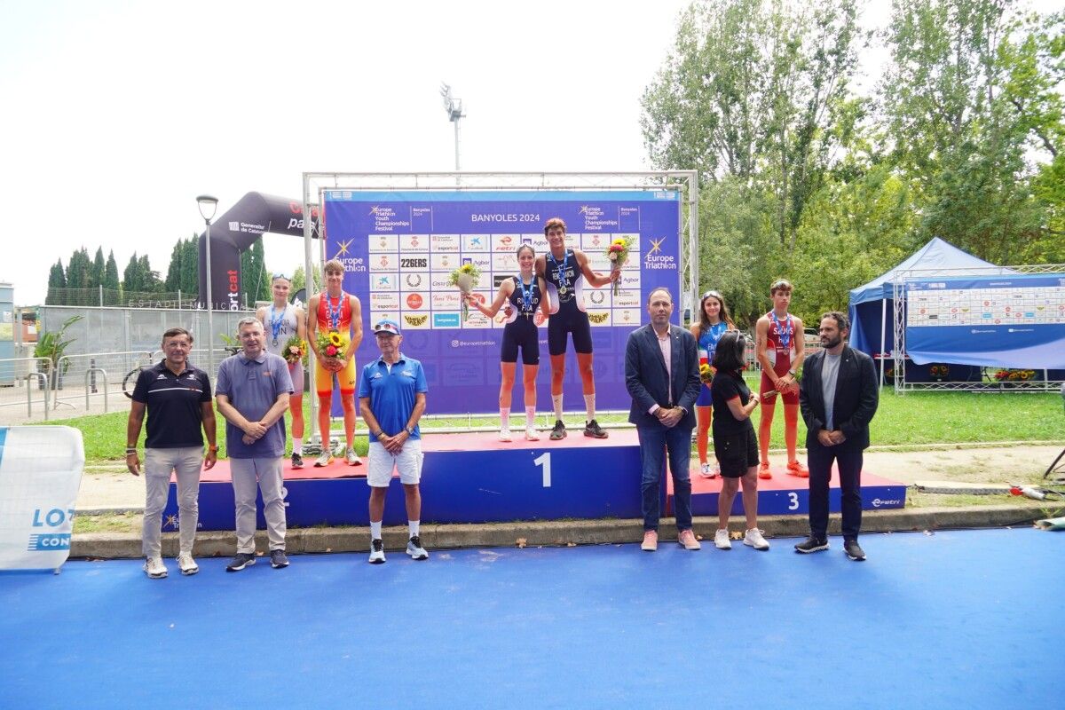 Lucas García, en el podio del Campeonato de Europa Youth de Triatlón en Banyoles