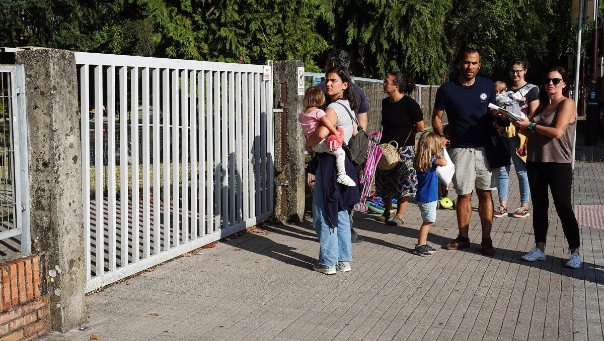 Familias y alumnado de quinto curso de educación infantil del colegio Xunqueira 2