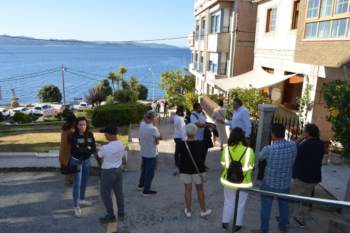 Visita del alcalde antes de las obras en la zona del mirador de A Peixeira 