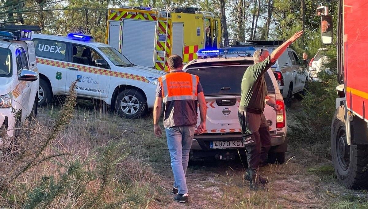 Traballos de extinción do incendio en Aguasantas