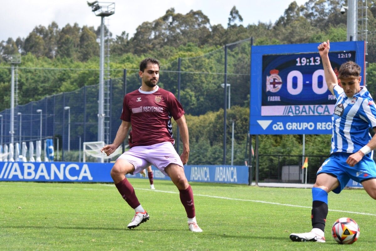 Partido entre Deportivo Fabril y Pontevedra en Abegondo