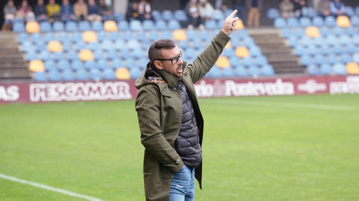 Yago Iglesias, no partido de liga entre Pontevedra CF e Racing Villalbés en Pasarón