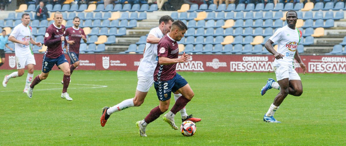 Partido de liga entre Pontevedra CF e Racing Villalbés en Pasarón