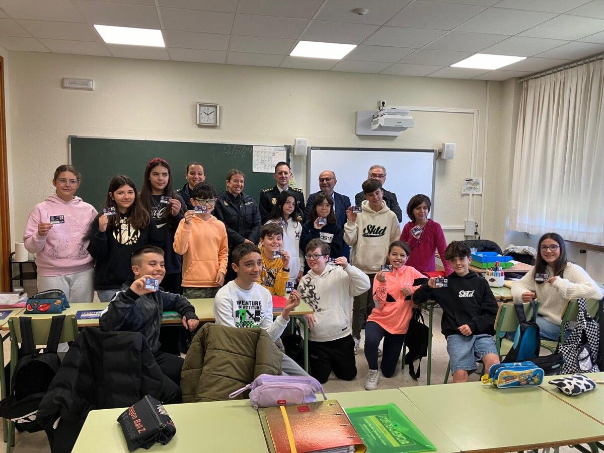 Entrega de los carnés de ciberexpertos en el colegio de Ponte Sampaio