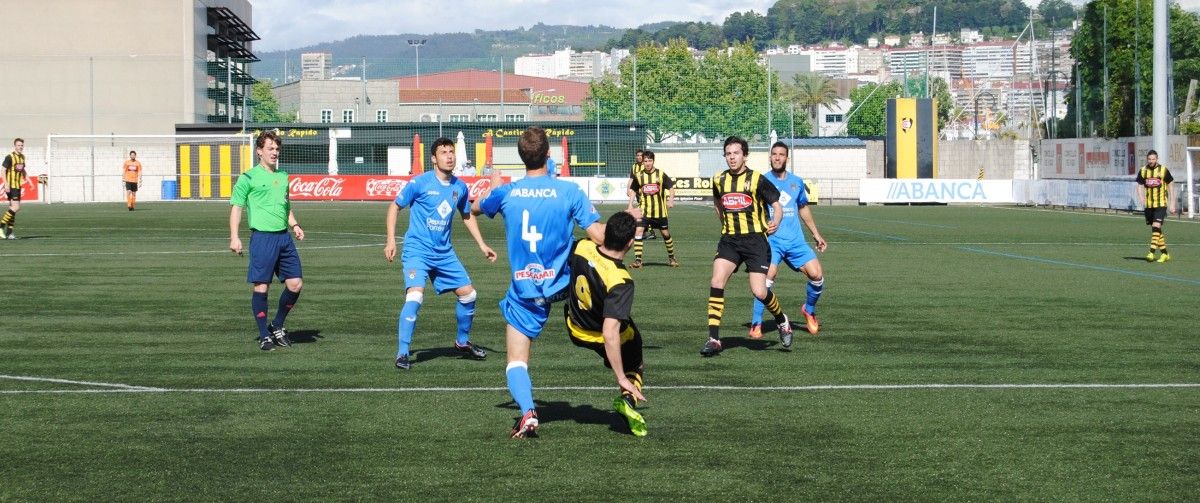 Partido entre Rápido de Bouzas y Pontevedra en el Baltasar Pujales