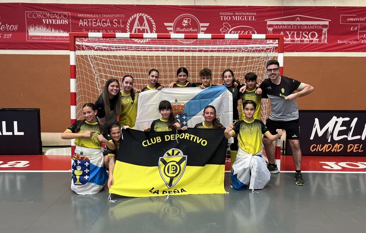 El equipo infantil de La Peña celebra su clasificación para la fase final del Campeonato de España