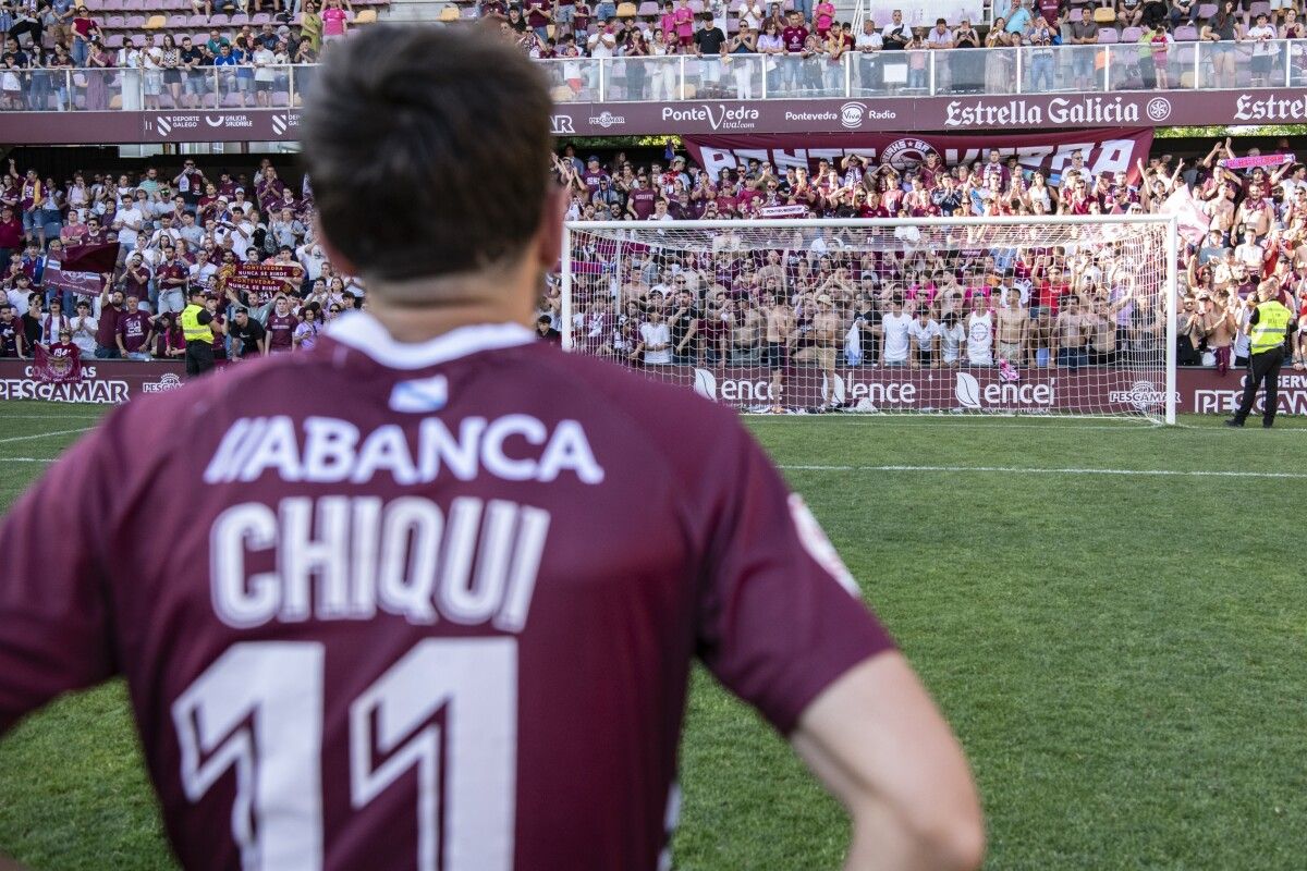 Eliminatoria del play-off de ascenso entre Pontevedra CF y Betis Deportivo en Pasarón