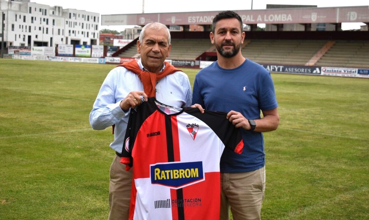 Presentación de Míchel Alonso como nuevo entrenador del Arosa