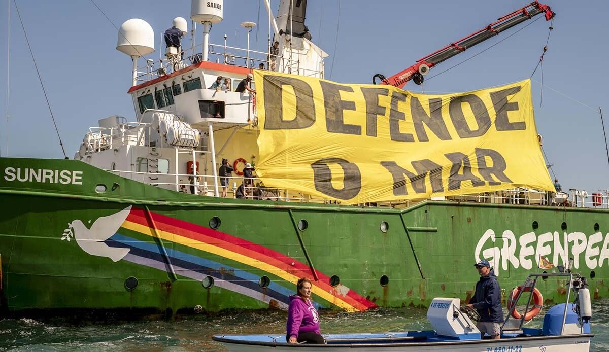 El Arctic Sunrise de Greenpeace, en Vilagarcía