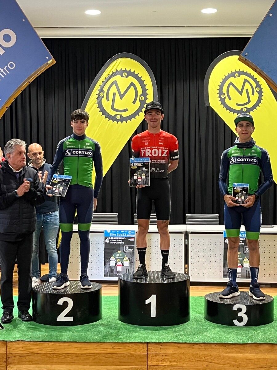 Lucas Lopes, en el podio del GP Concello de Porriño