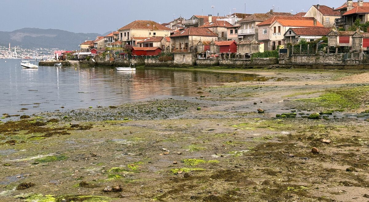 Praia do Padrón, en Combarro