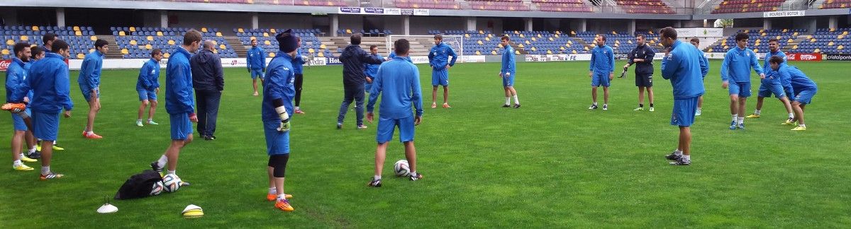 Entrenamiento del Pontevedra en Pasarón