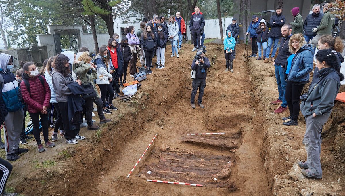 Fosa común exhumada no cemiterio de Berriozar, en Navarra