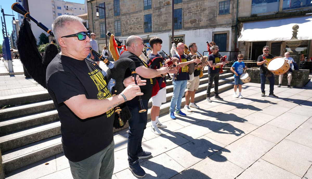 Gaiteiros das Rías Baixas, este jueves en la Praza de Ourense