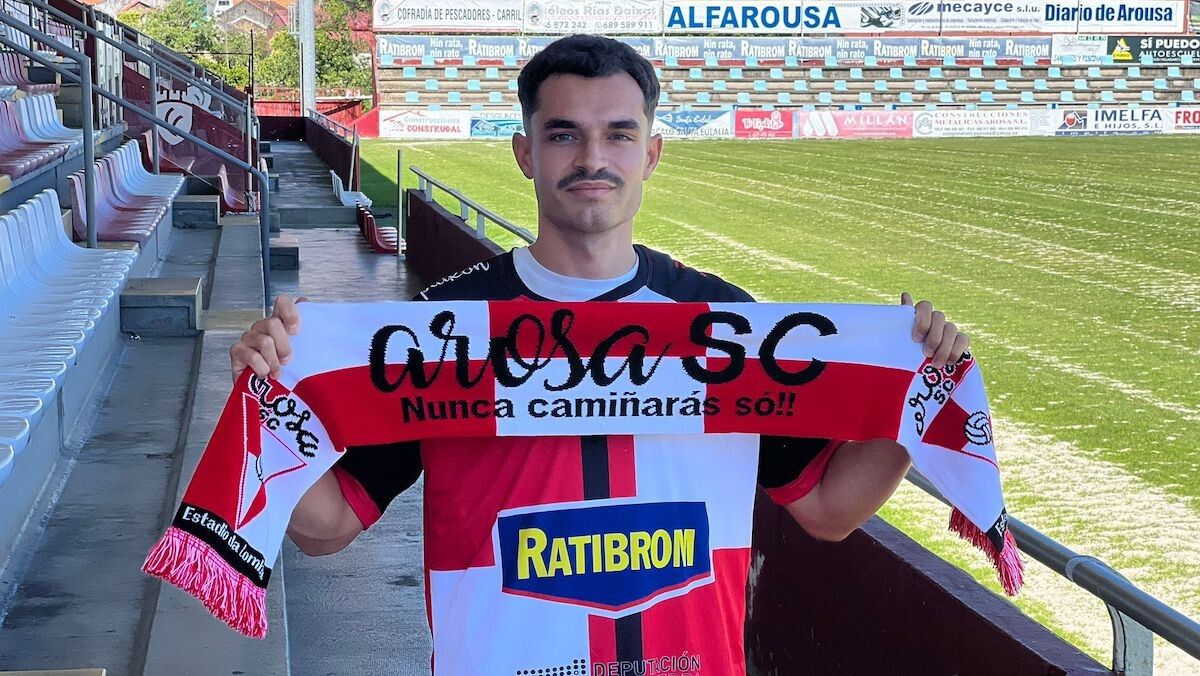 Mario García, en su presentación como jugador del Arosa