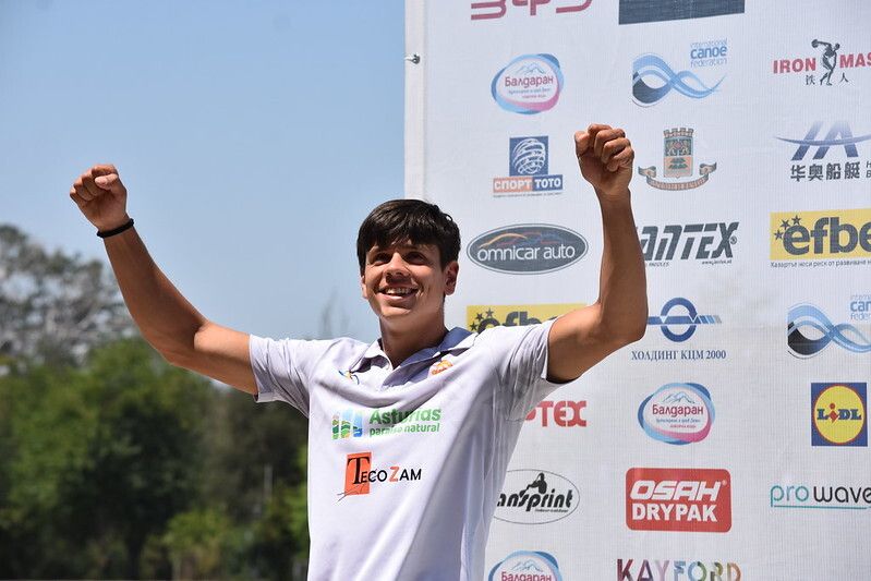 Pablo Crespo, en el podio del Mundial de Piragüismo en Plovdiv