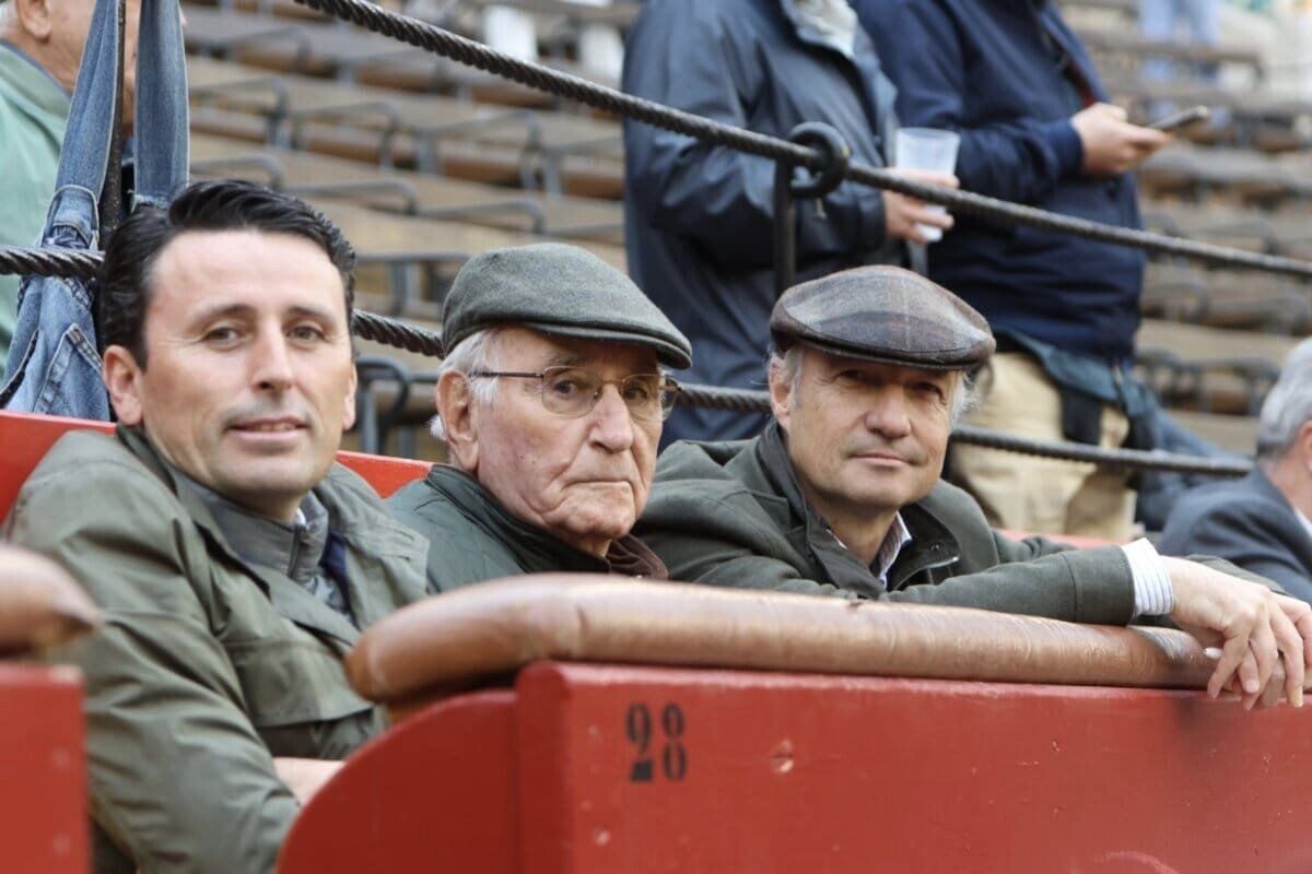 José Juan Fraile Maceín (izq), junto a su padre Lorenzo Fraile (centro) y Juan Pedro Domecq