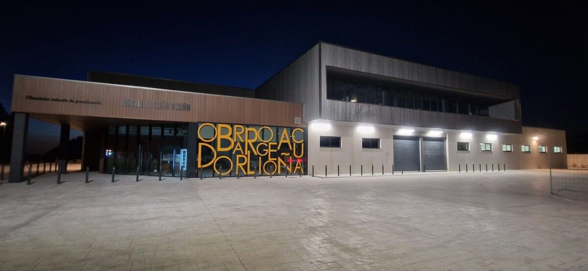 'Obradoiro artesán de panificación Rogelio Acuña Acuña', na parcela A20 do Polígono de Barro - Meis