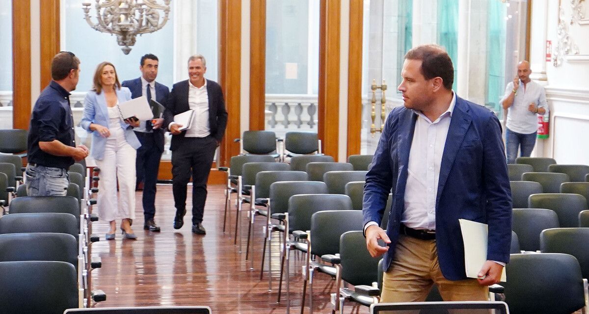 Jorge Cubela en un Pleno de la Deputación de Pontevedra